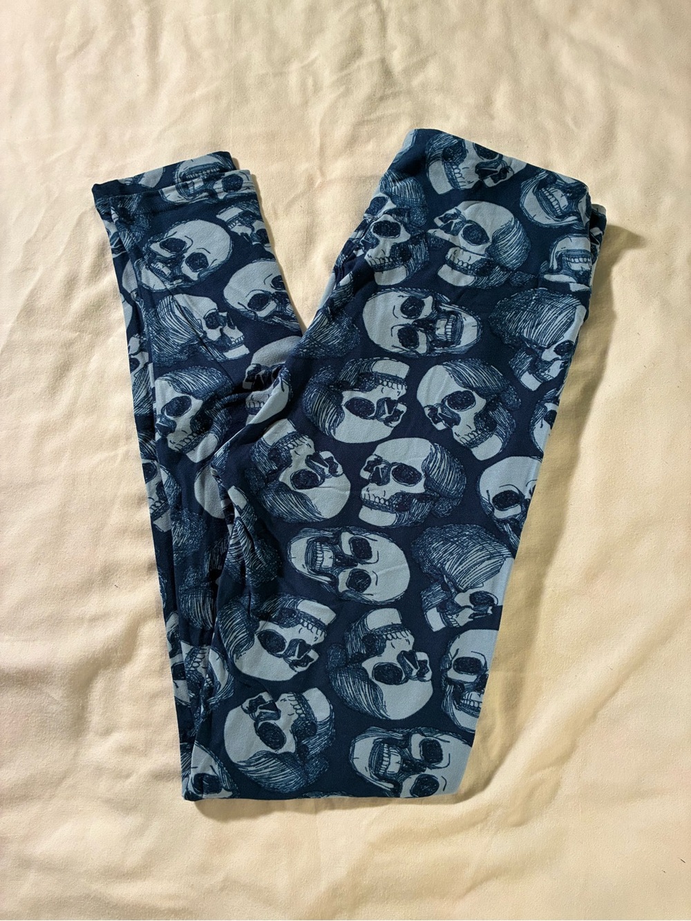 LuLaRoe Navy and Light Blue Skull Print Leggings